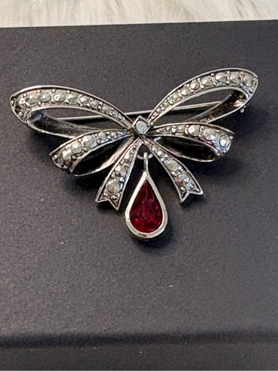Avon Jewelry - Avon Silver-Tone Bow Brooch with Red Teardrop